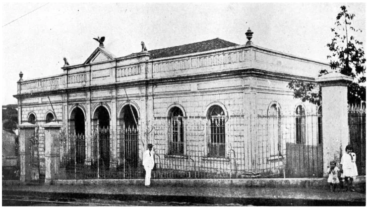 Fachada histórica do edifício do CDCC-USP